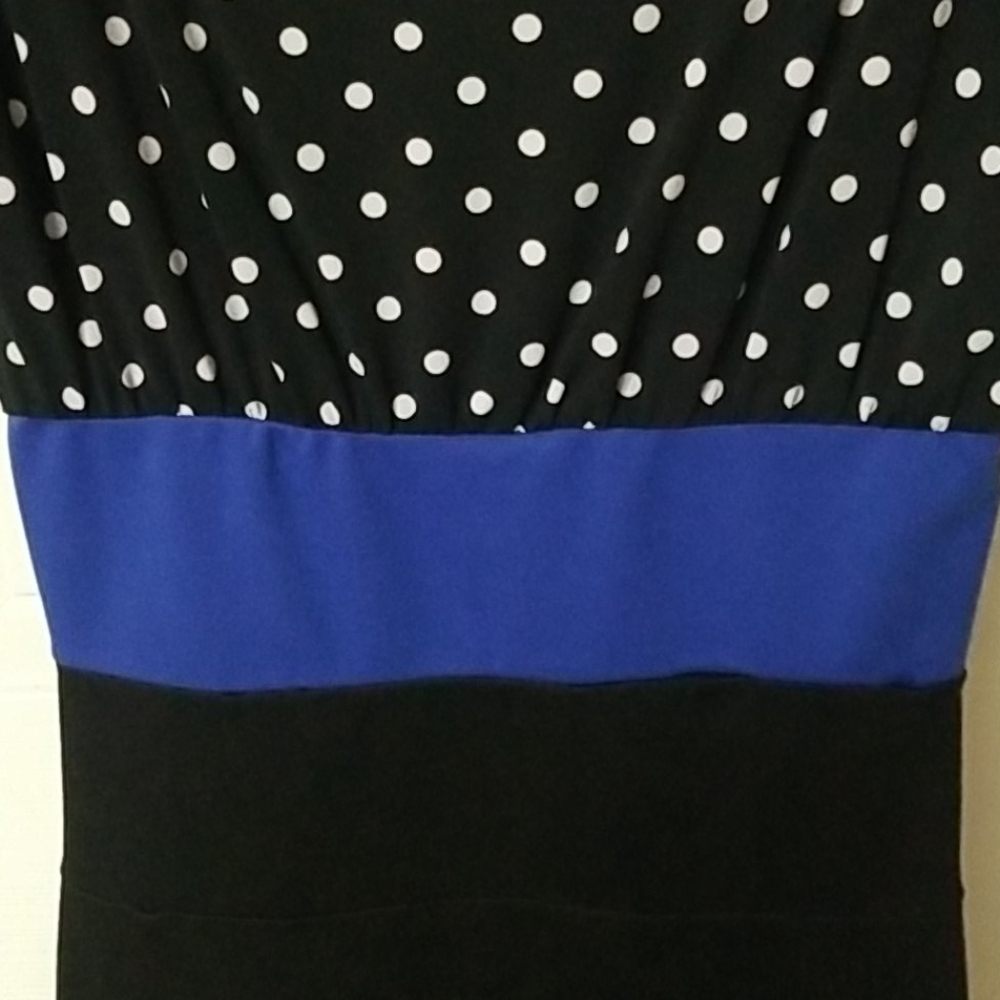 Dress - Picture 3 of 3